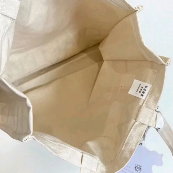 Loewe Cream Tote Bag "Crafted World" Limited Edition NEW!! - Picture 4 of 8